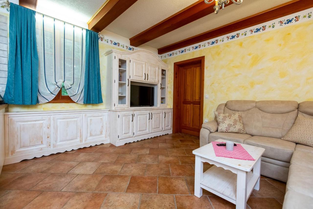 Apartment Pod Skalco جيسينيس المظهر الخارجي الصورة
